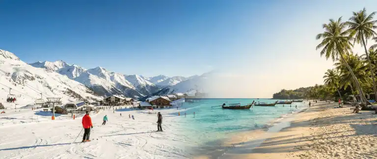 Paysage hybride montrant des montagnes enneigées et une plage tropicale pour illustrer les voyages de février.